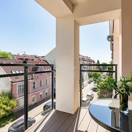 Modern Gorczynska & Parking & Balcony By Renters Prestige شقة